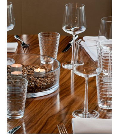 Bicchieri universal Essence di iittala. Design Alfredo Häberli.