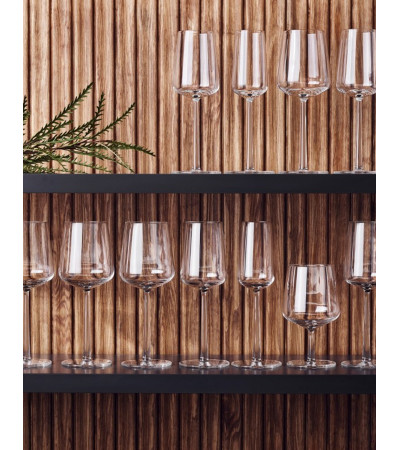 Bicchieri universal Essence di iittala. Design Alfredo Häberli.