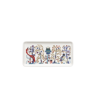 White rectangular taika plate. Designer Klaus Haapaniemi