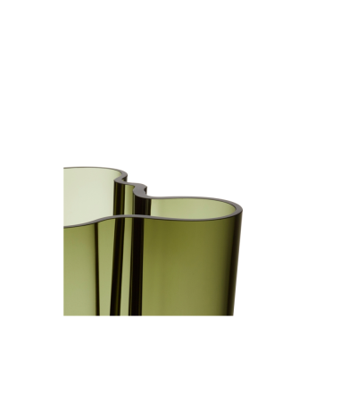 Glass vase 251mm by iittala. Alvar Aalto design.
